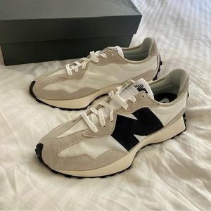 New Balance 327 White/Black (MS327FE) US Men 8 - Brand New